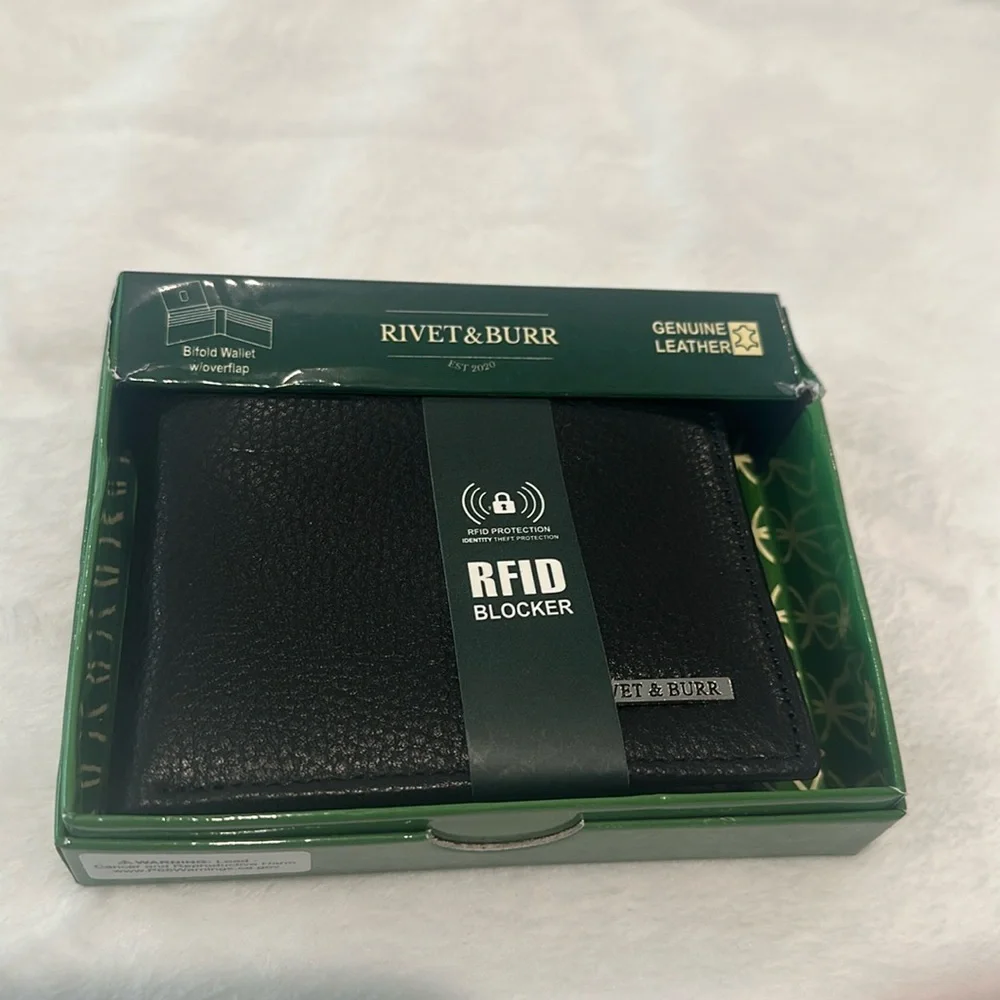 Rivet & Burr Black Genuine Leather Bi-Fold w/overlap RFID Blocket Wallet.